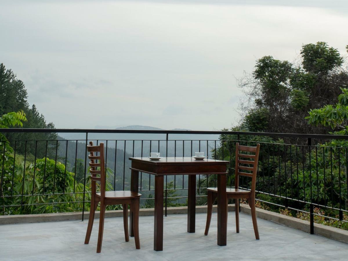 Melheim Kandy Villas Exterior foto